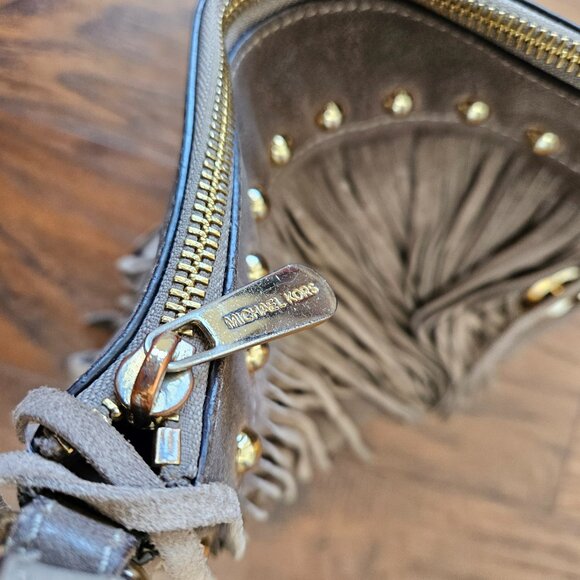 Michael Kors Billy Fringe Suede Crossbody Purse Studded Soft Dune Bohemian Rock - Picture 6 of 11
